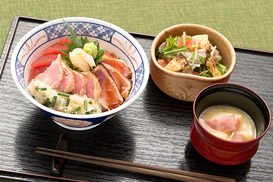 三種のマグロ丼