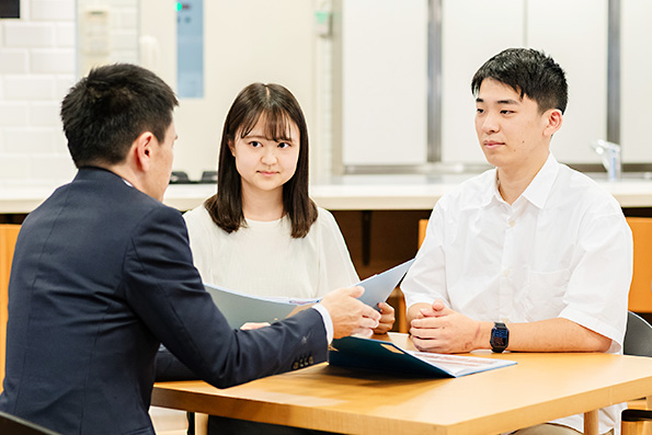有名料理店、ホテルなどへ
