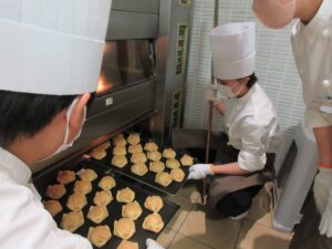 1Bクラス「シュー　アン　シュルプリーズ」