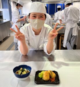 自分達の作ったお皿で！創作料理！！🍞🍔 🥗