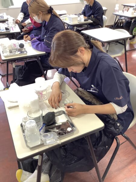 専門1年生まつげエクステンション授業🌿