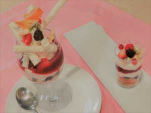 フォトジェニックフルーツパフェ♪（8/23 体験入学）