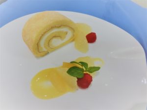 しっとりふわふわスフレロールケーキ